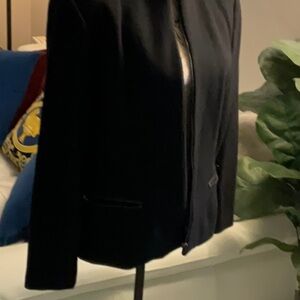 Elegant Black Wool Women's Jacket